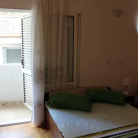 Apartment Nuic Makarska