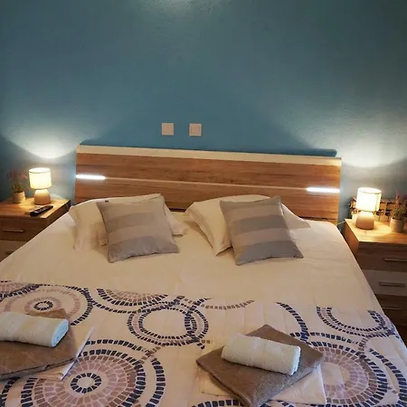 Apartment Nuic Makarska